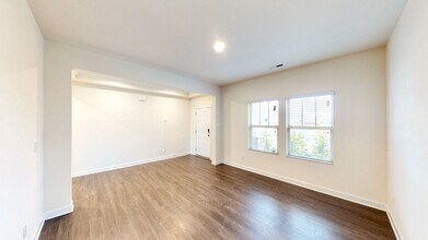 4500 Collingham Dr in Charlotte, NC - Building Photo - Building Photo