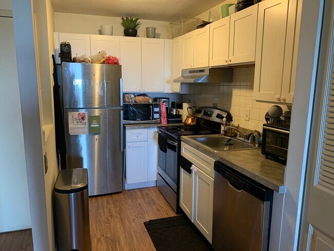 270 Highland Ave in Somerville, MA - Building Photo - Building Photo