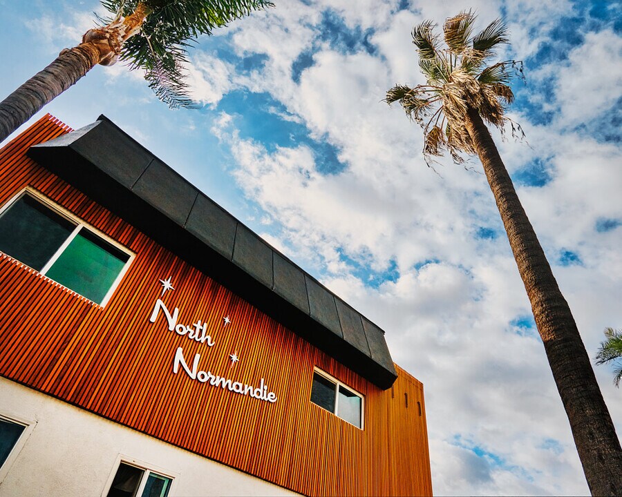 111 N Normandie Ave in Los Angeles, CA - Foto de edificio