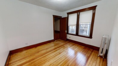 306 Fellsway W-Unit -1 in Medford, MA - Foto de edificio - Building Photo