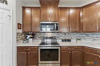 304 Dakota Crk in New Braunfels, TX - Building Photo - Building Photo