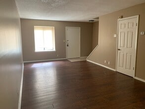 6561 Poplar Woods Cir E in Germantown, TN - Building Photo - Building Photo