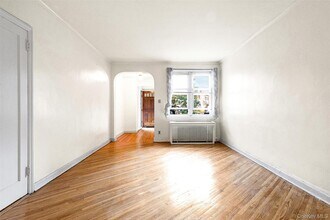 67-12 Selfridge St in Queens, NY - Building Photo - Building Photo