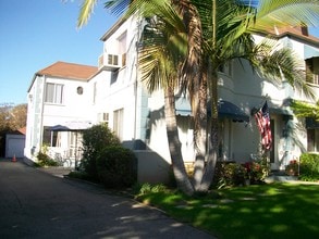 305 N Palm Ave, Unit A in Alhambra, CA - Foto de edificio - Building Photo