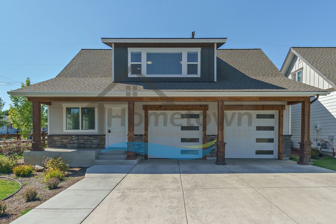 1325 Sadee Ln in Coeur d'Alene, ID - Building Photo