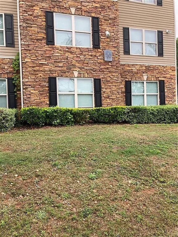 Room in Apartment on Fairington Club Dr in Stonecrest, GA - Building Photo - Building Photo