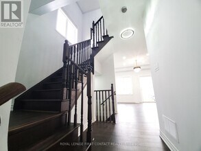 87 Pearcey Cr in Barrie, ON - Building Photo - Building Photo