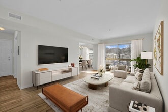 Hadley Woods in North Brunswick, NJ - Foto de edificio - Building Photo