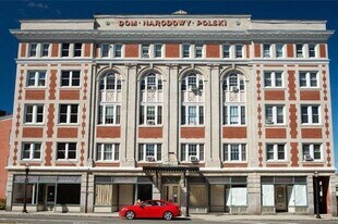 144 Cabot St in Chicopee, MA - Building Photo