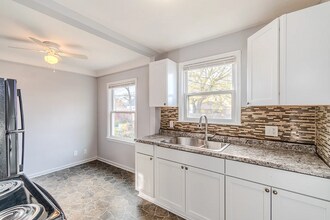 8126 Standard St in Center Line, MI - Building Photo - Building Photo