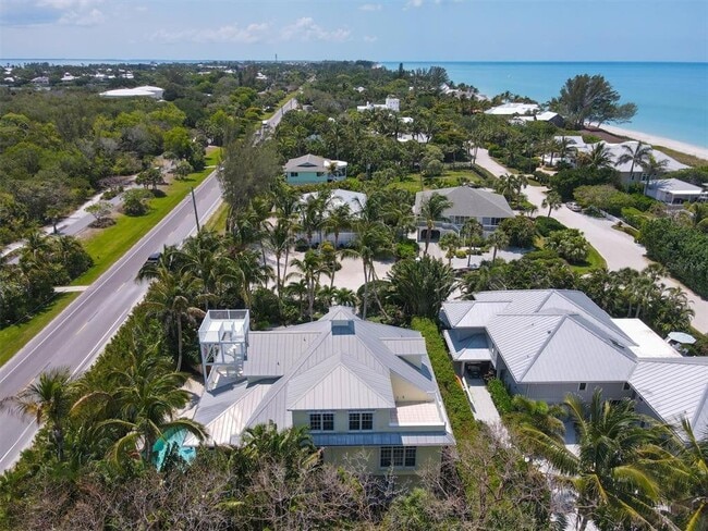 2425 24th St W in Boca Grande, FL - Building Photo - Building Photo