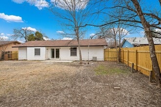 7118 Glen Point Dr in San Antonio, TX - Building Photo - Building Photo