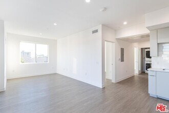 843 Wilcox Ave in Los Angeles, CA - Building Photo - Building Photo