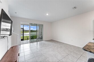 33066 Major Oak Dr in Wesley Chapel, FL - Building Photo - Building Photo