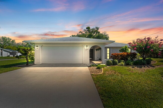 8515 Indies Dr in Hudson, FL - Building Photo - Building Photo