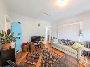 41 Belknap St, Unit 3 in Somerville, MA - Foto de edificio - Building Photo