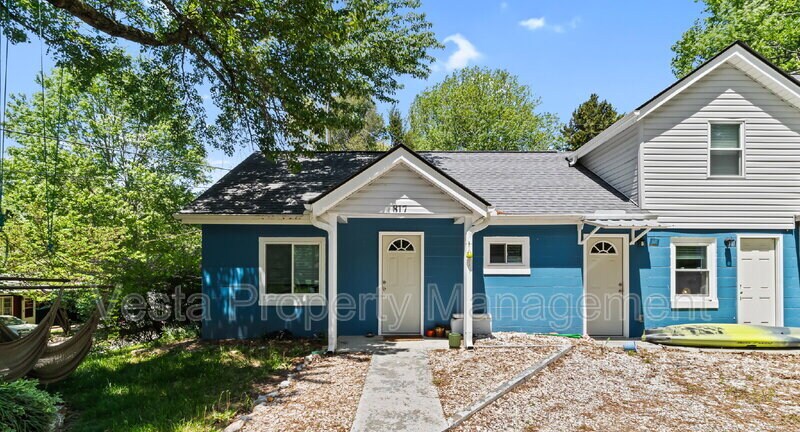 817 Oakdale Rd in Waynesville, NC - Building Photo