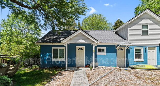 property at 817 Oakdale Rd