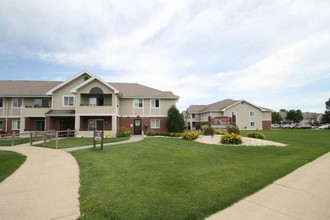 Chestnut Ridge Apartments in Delavan, WI - Foto de edificio - Building Photo