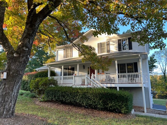 property at 14 Carter Crest Ln