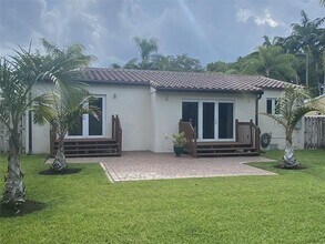 300 NE 17th Ave in Fort Lauderdale, FL - Building Photo - Building Photo