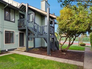 336 NE Skipanon Dr in Warrenton, OR - Building Photo - Building Photo