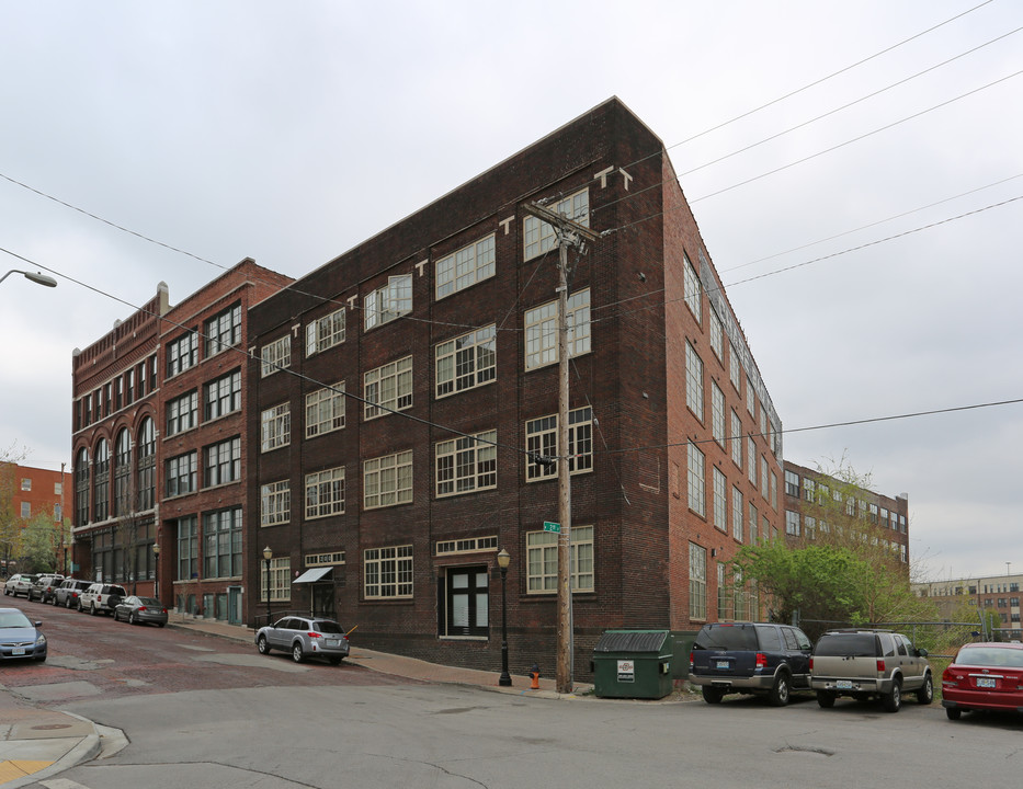 Chase Apartments in Kansas City, MO - Building Photo