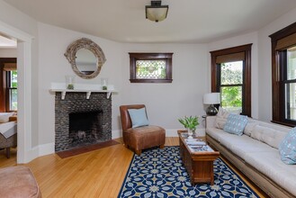 32 Hopkins Rd in Arlington, MA - Building Photo - Building Photo