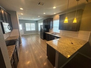 722 Coconut Grove St in Pflugerville, TX - Building Photo - Building Photo