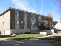 Wellington Manor in Waterloo, IA - Building Photo