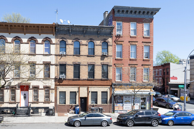 137 Patchen Ave in Brooklyn, NY - Building Photo - Primary Photo