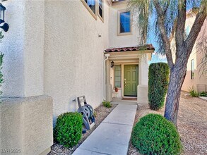 10023 Canyon Hills Ave in Las Vegas, NV - Building Photo - Building Photo