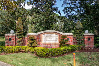 Crest At Waterford Lakes in Orlando, FL - Building Photo - Building Photo