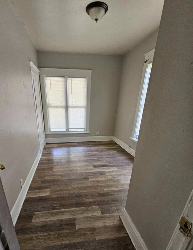 property at 809 S Pennsylvania Ave