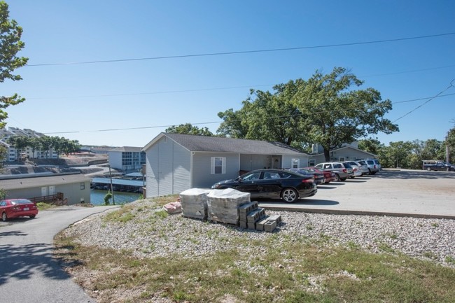 Ozark Oaks Apartments in Osage Beach, MO - Building Photo - Building Photo