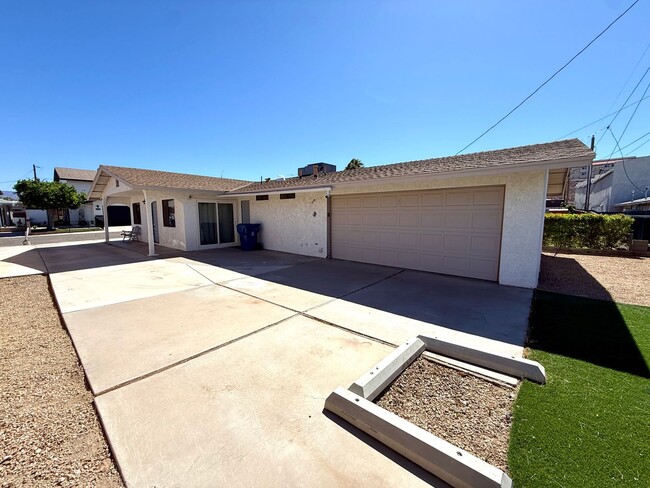 1188 Juanita Ln in Bullhead City, AZ - Building Photo - Building Photo