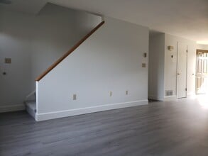 47 4th Ave in Oswego, NY - Foto de edificio - Building Photo