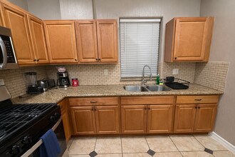 1014 Brown St, Unit 1014 Brown St Unit A in El Paso, TX - Building Photo - Building Photo