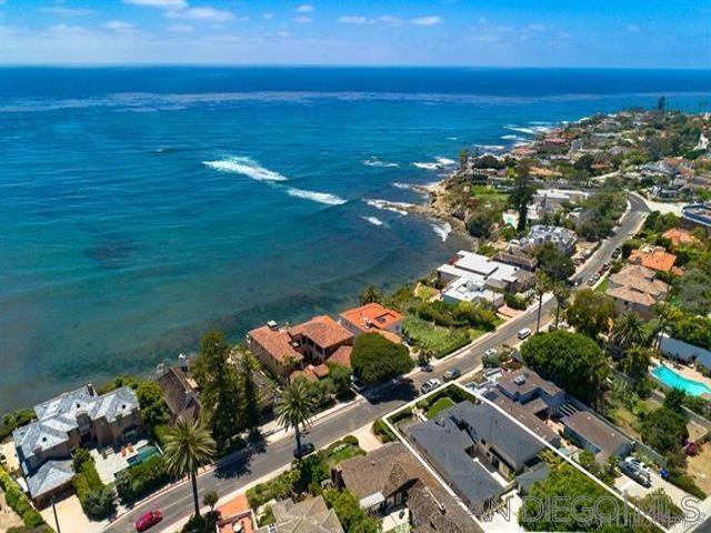 5845 Camino De La Costa in San Diego, CA - Foto de edificio