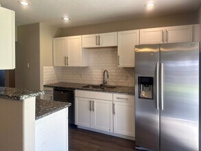 56242 Dewitt St in Irving, TX - Building Photo - Building Photo