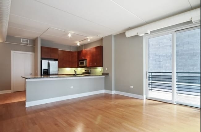 property at 873 N Larrabee St