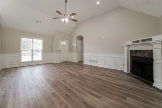 7578 Woodshire Dr in Horn Lake, MS - Foto de edificio - Building Photo