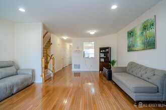 908 Blossom Cir in Dayton, NJ - Building Photo - Building Photo