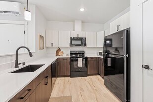 Brisa Heights in Pasco, WA - Building Photo