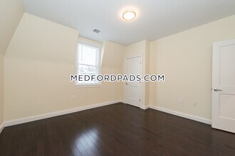 10 Marion St in Medford, MA - Building Photo - Building Photo