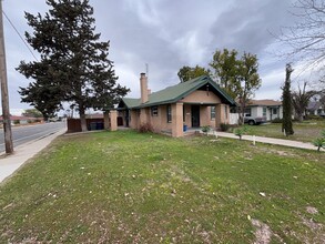 1603 N Adoline Ave in Fresno, CA - Building Photo - Building Photo