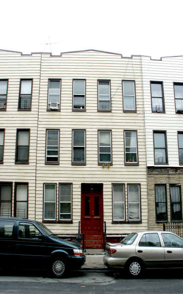 133 Menahan St in Brooklyn, NY - Building Photo