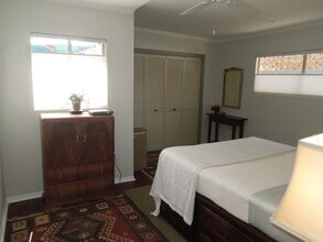 2408 - 2416 1/2 N. Beachwood Dr in Los Angeles, CA - Foto de edificio - Building Photo