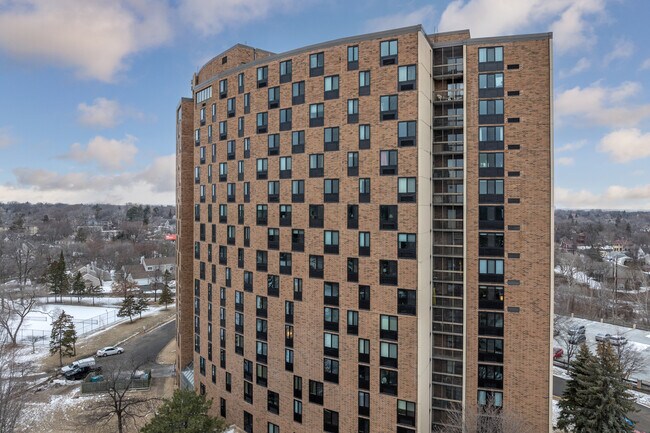 Wilder Park Condominiums in St. Paul, MN - Foto de edificio - Building Photo