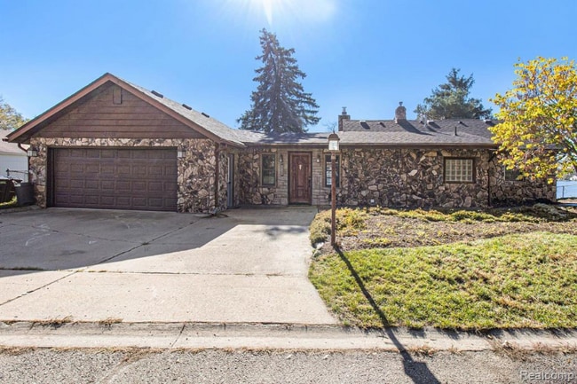 2739 Lakeridge Ave in Wixom, MI - Building Photo - Building Photo